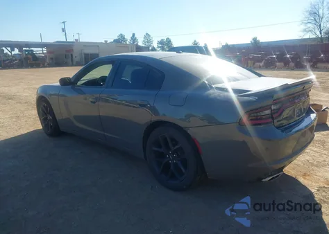 2019 Dodge Charger Sxt Rwd z USA, uszkodzony, nr VIN 2C3CDXBG0KH715111